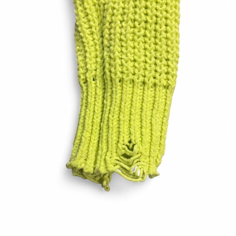 Almost Famous Lime cropped Knit Sweater NWOT size Medium - Picture 2 of 3